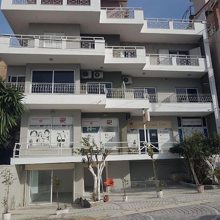 Olivias Apartments City Center Саранде Екстериор снимка