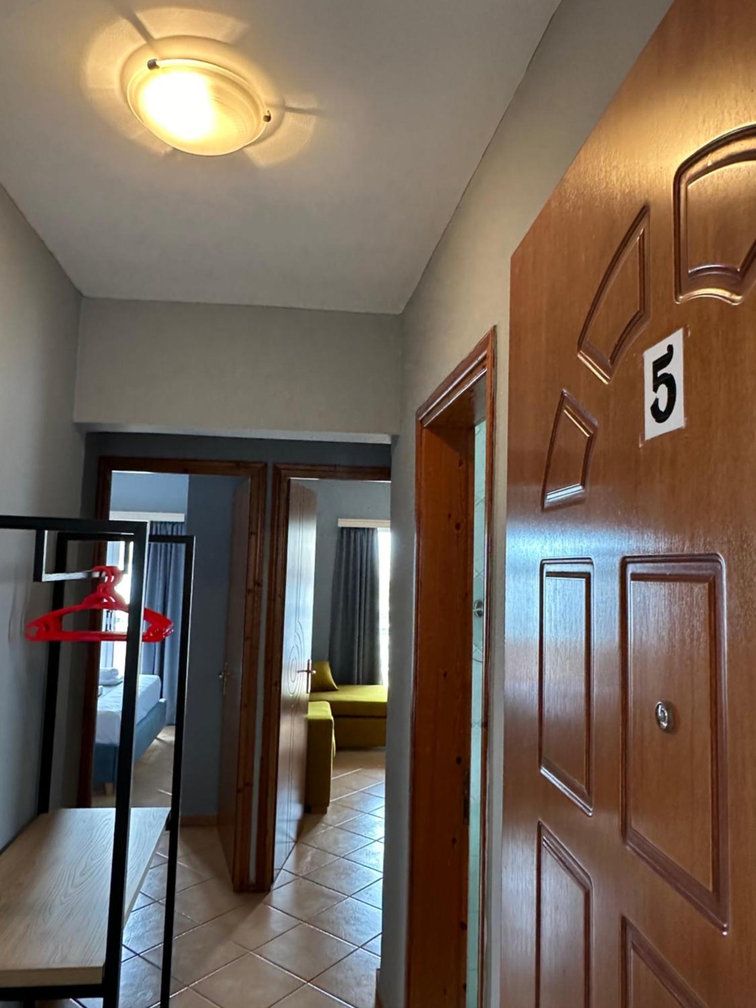 Olivias Apartments City Center Саранде Екстериор снимка