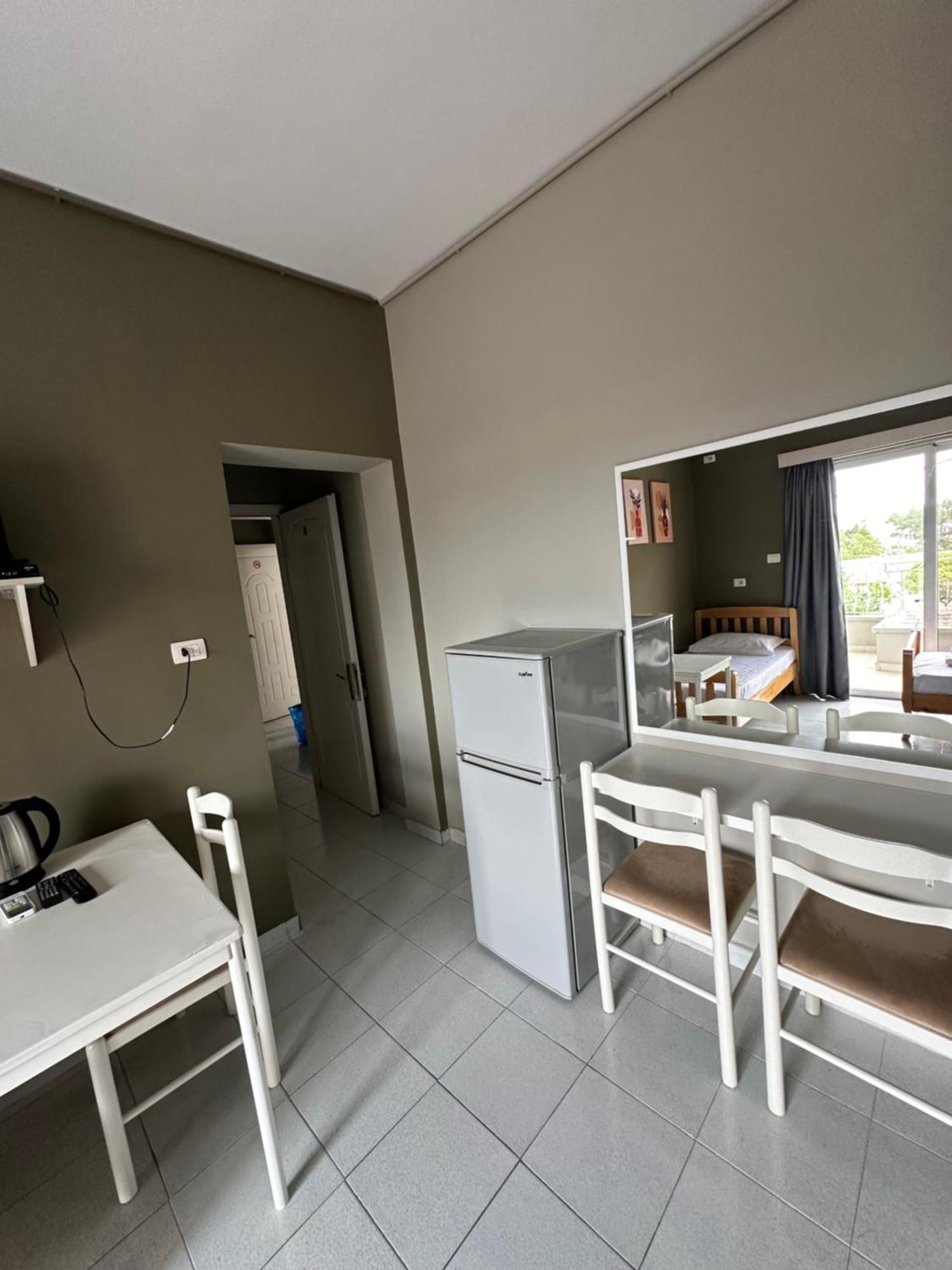 Olivias Apartments City Center Саранде Екстериор снимка
